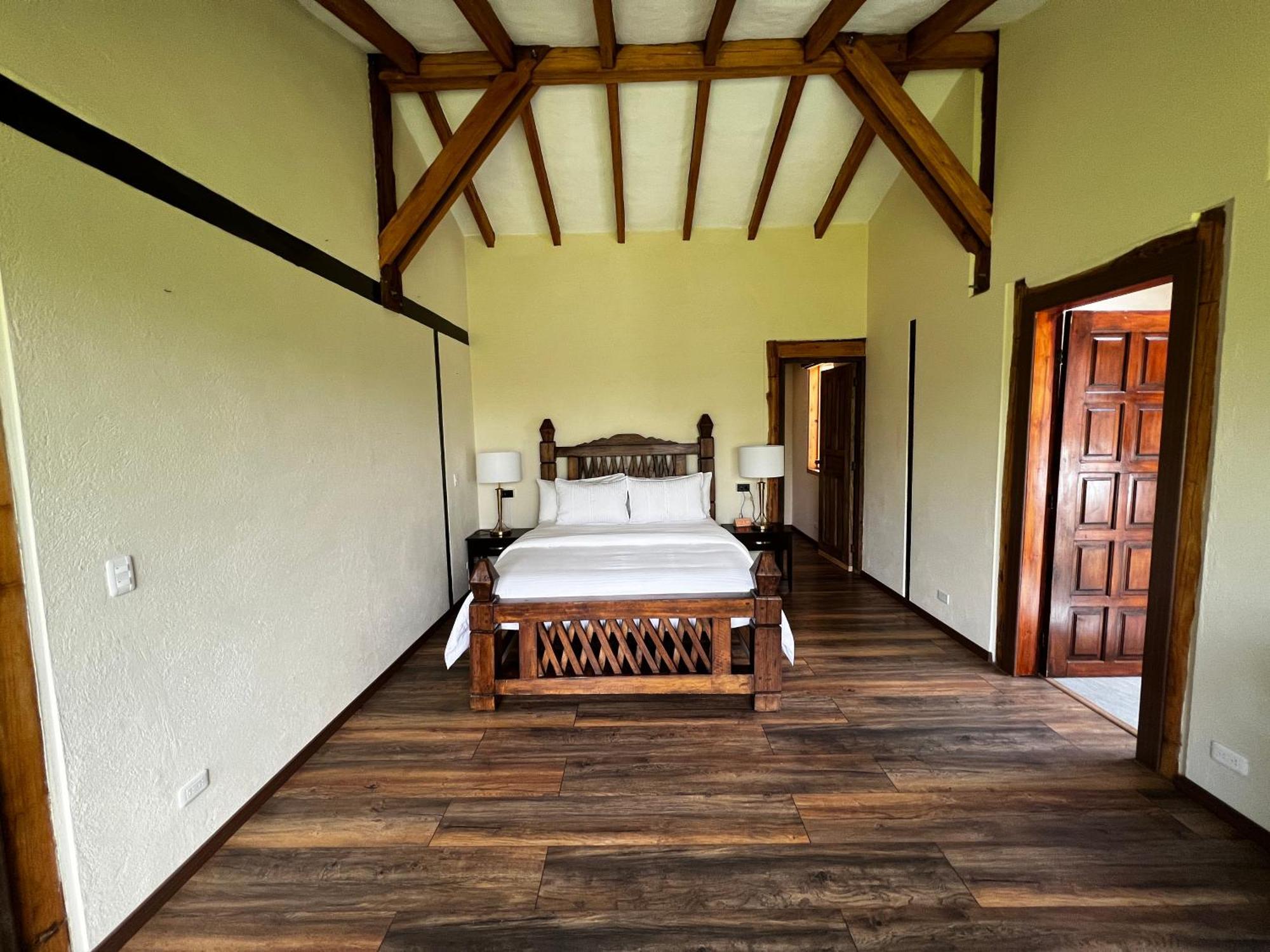 Hacienda Jimenita Wildlife Reserve Puembo Bagian luar foto