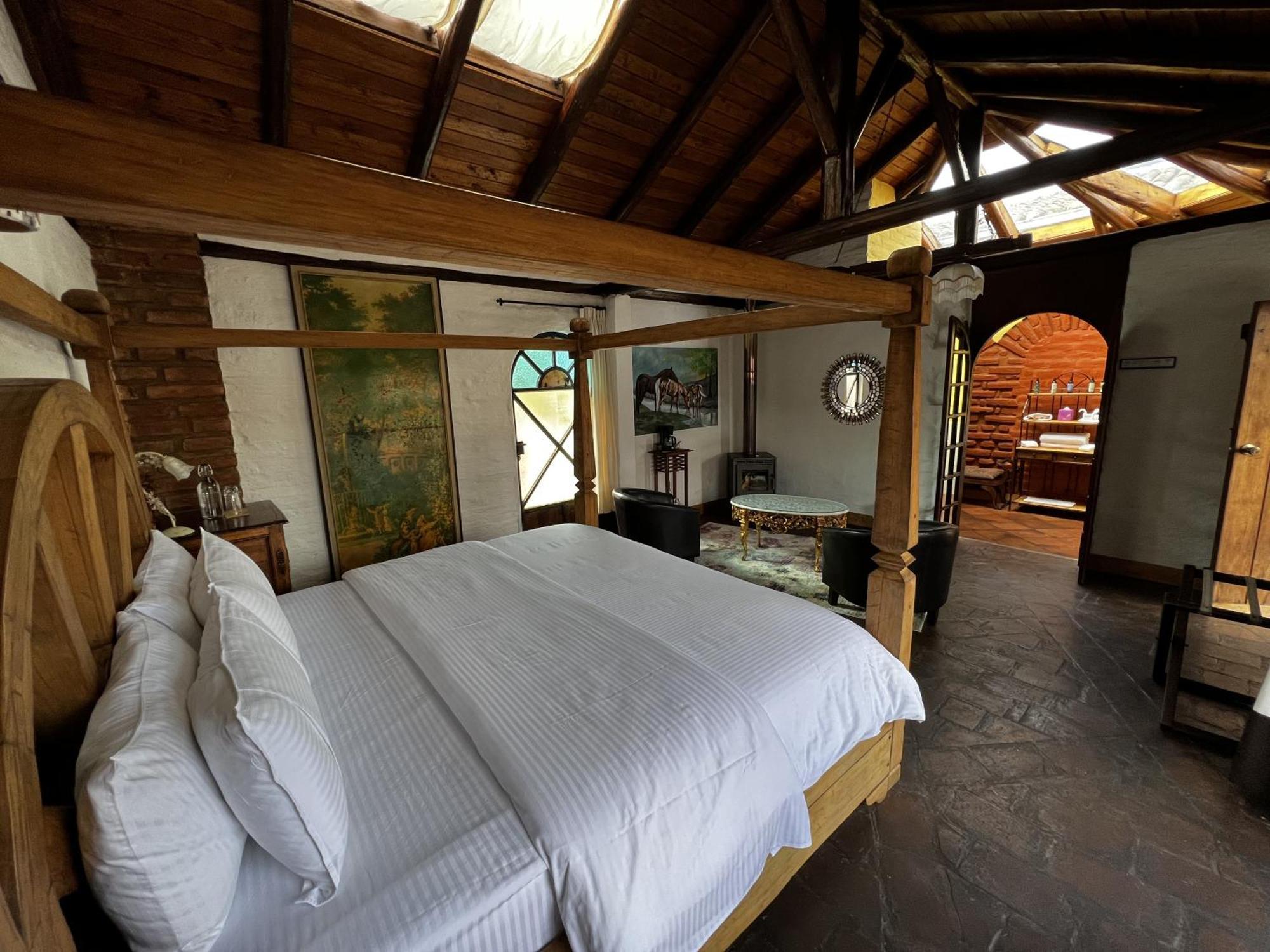 Hacienda Jimenita Wildlife Reserve Puembo Bagian luar foto