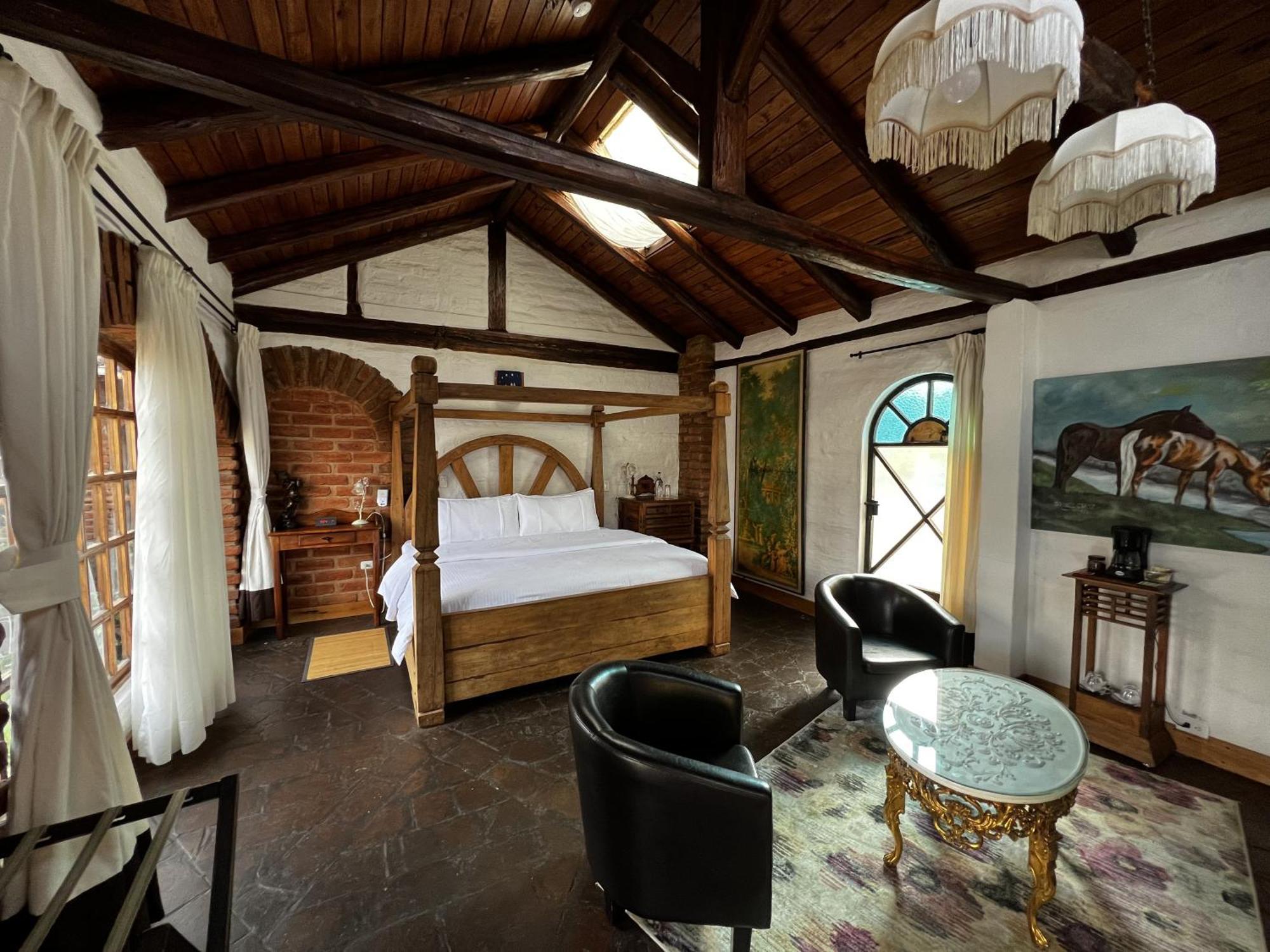 Hacienda Jimenita Wildlife Reserve Puembo Bagian luar foto