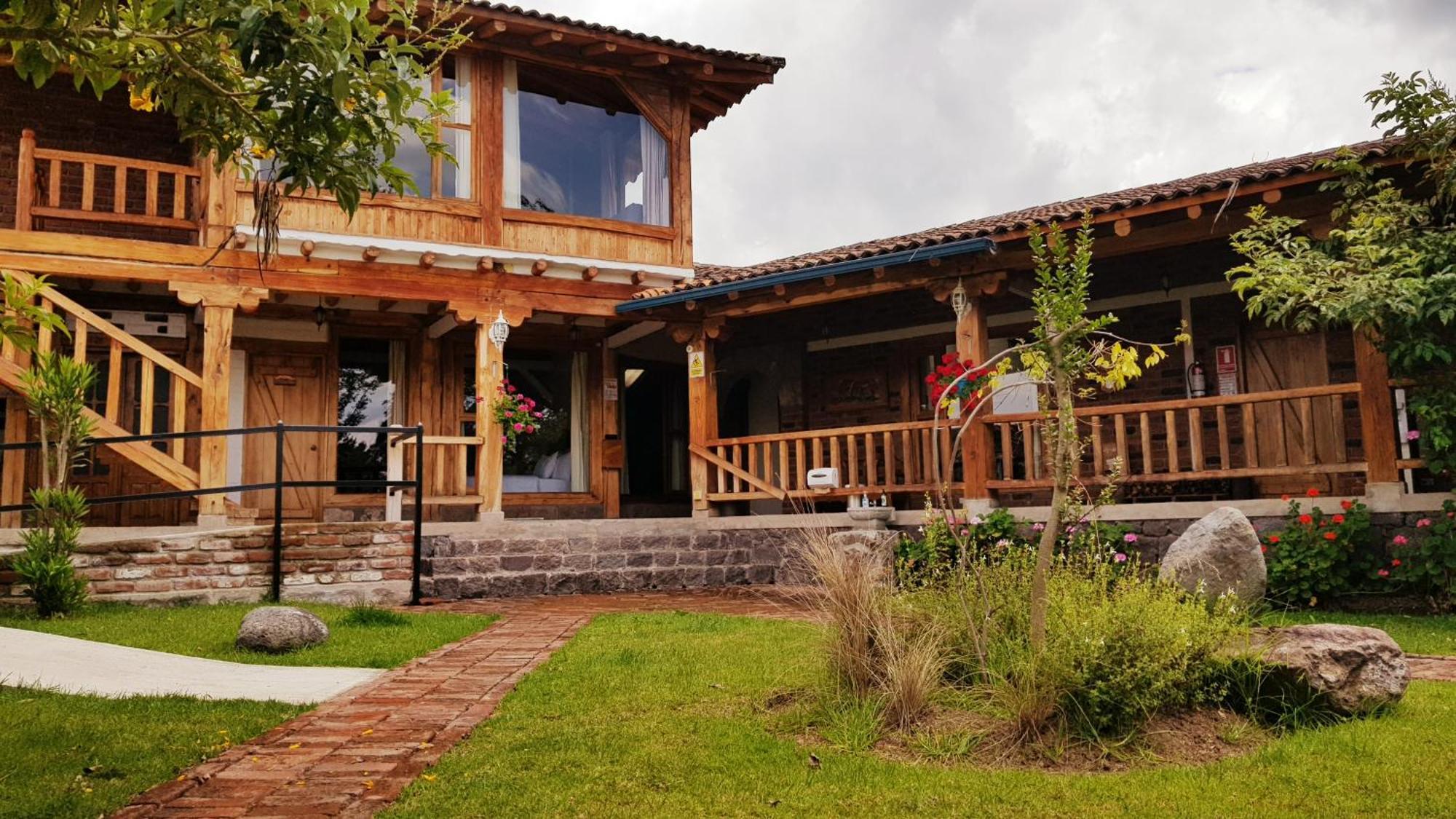 Hacienda Jimenita Wildlife Reserve Puembo Bagian luar foto